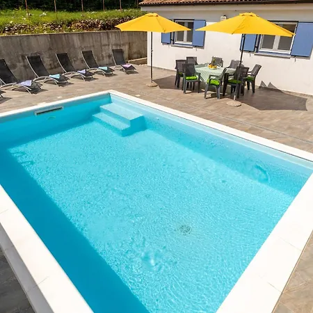 Aurora Villa *